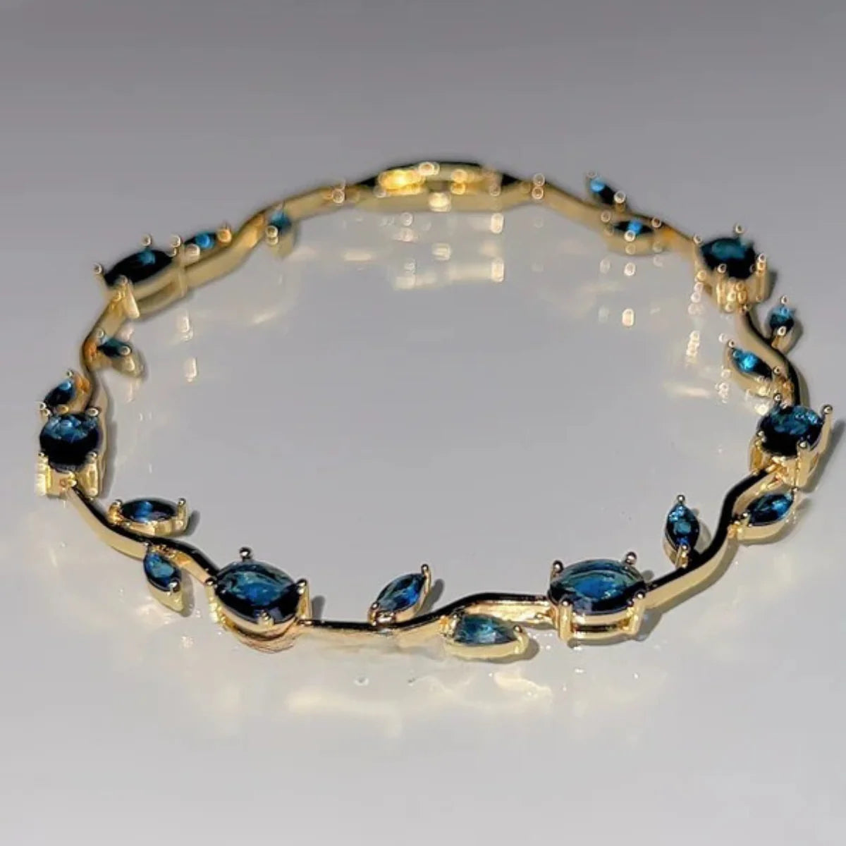 Blue Tulip Bracelet – Bracciale Tulipani Azzurri